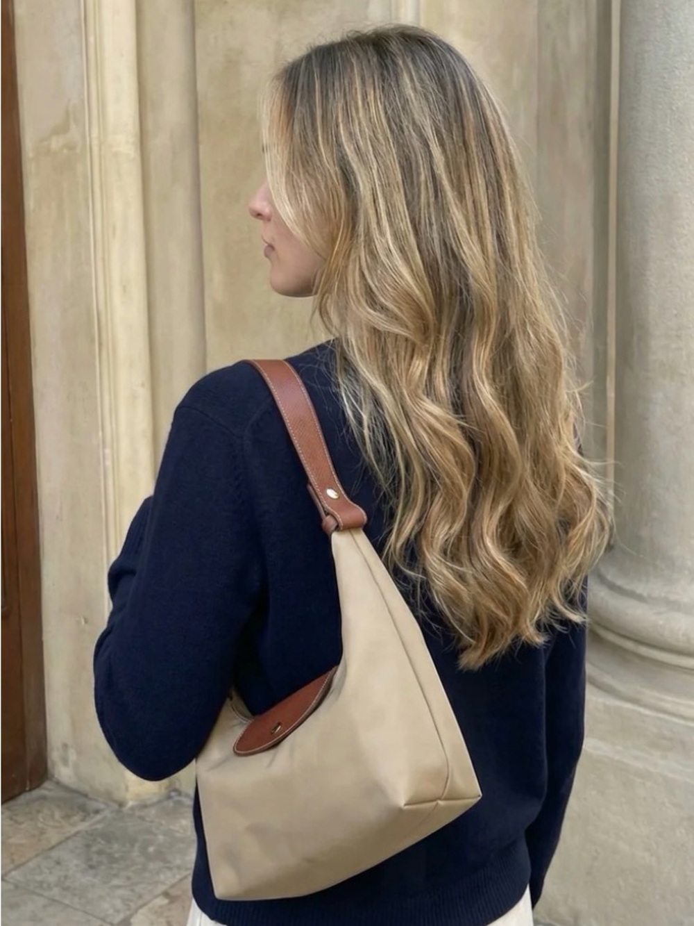 ISAVIE Lena Crescent Bag - Picture 3 of 4